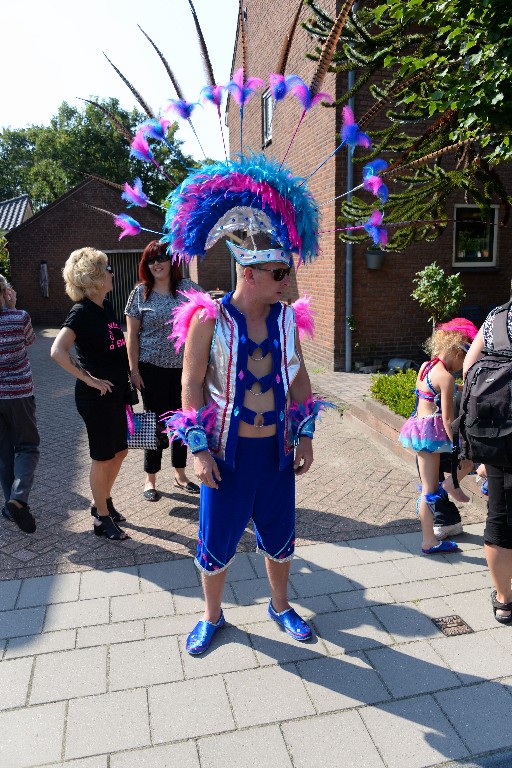 ../Images/Zomercarnaval Noordwijkerhout 015.jpg